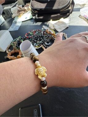 Handcrafted Yellow Turtle Bead Bracelet - Women Jewelry